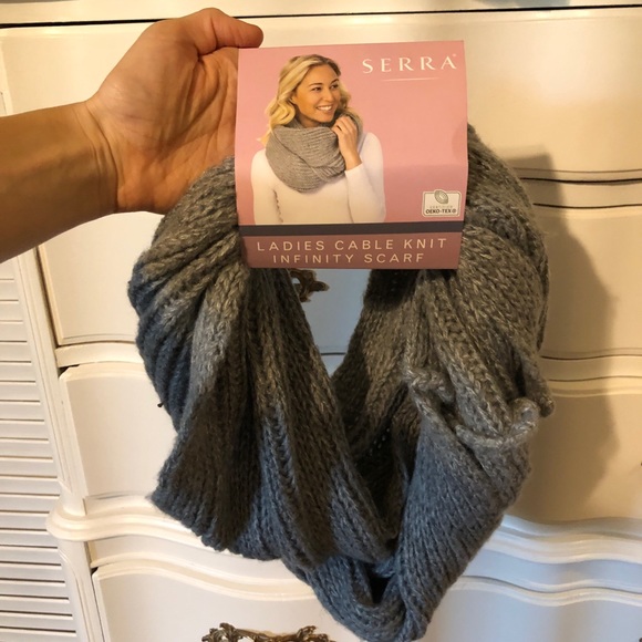 Circle scarf - Picture 2 of 3